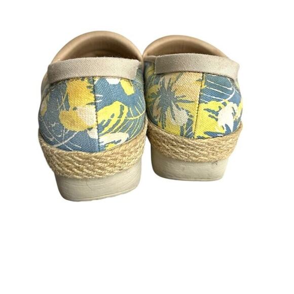 Dansko Clogs Victoria Tahiti Canvas Shoes Floral Blue Yellow Nurse 38 US 7.5-8 - Picture 6 of 10